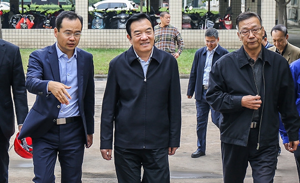 郑州市人大常委会主任白红战带队视察德赢VWIN股份